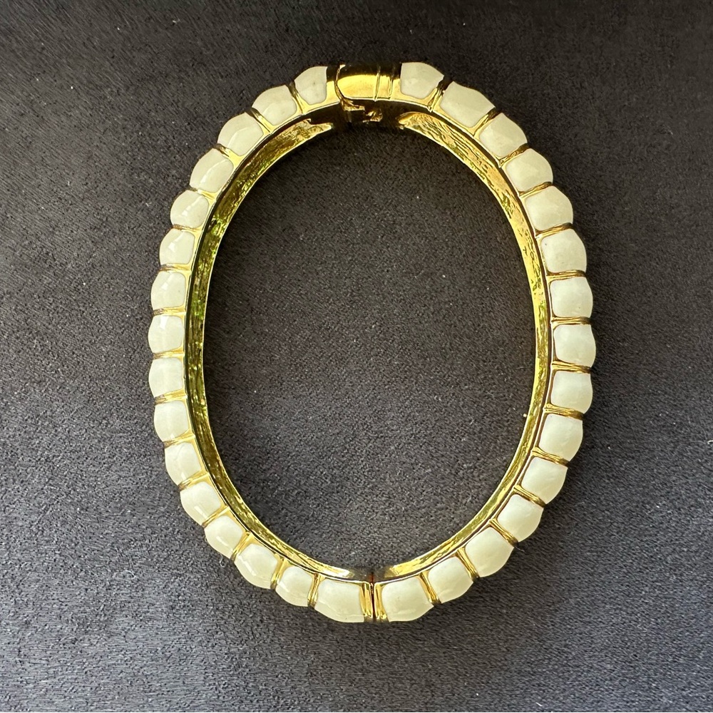 Kenneth Jay Lane Bangle Bracelet - Picture 2 of 6